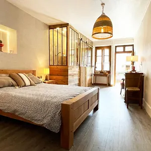 D'hotes Avec Entree Privative Au Calme Dans Maison De Village Frankreich